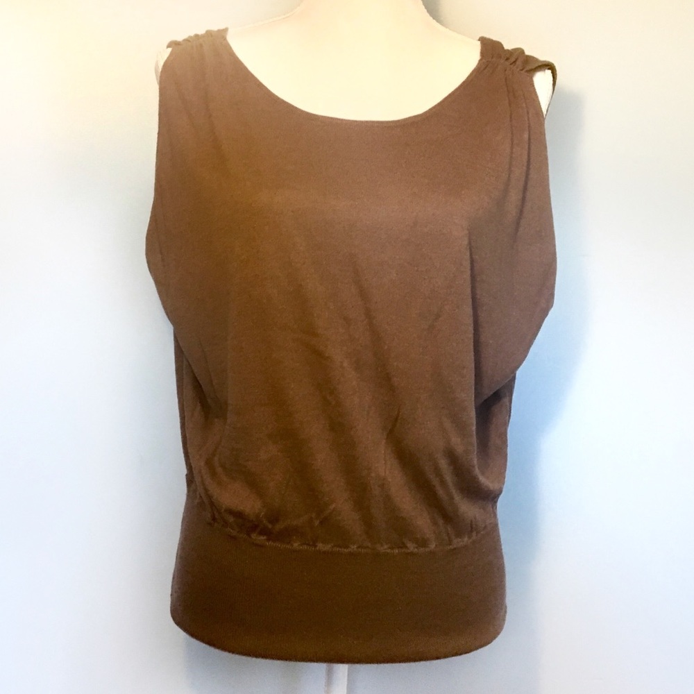 V-neck/v-back sleeveless sweater women’s Medium